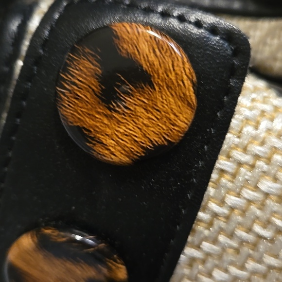 Urban Ridge Women's Sandals with Black and Tan Accents 10 - Picture 3 of 5